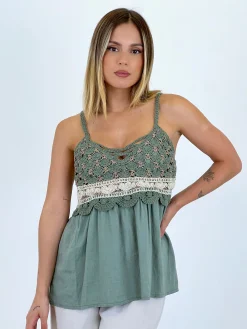 Blusa escote bordado