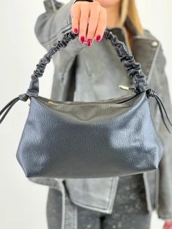 Bolso de piel asa arrugada